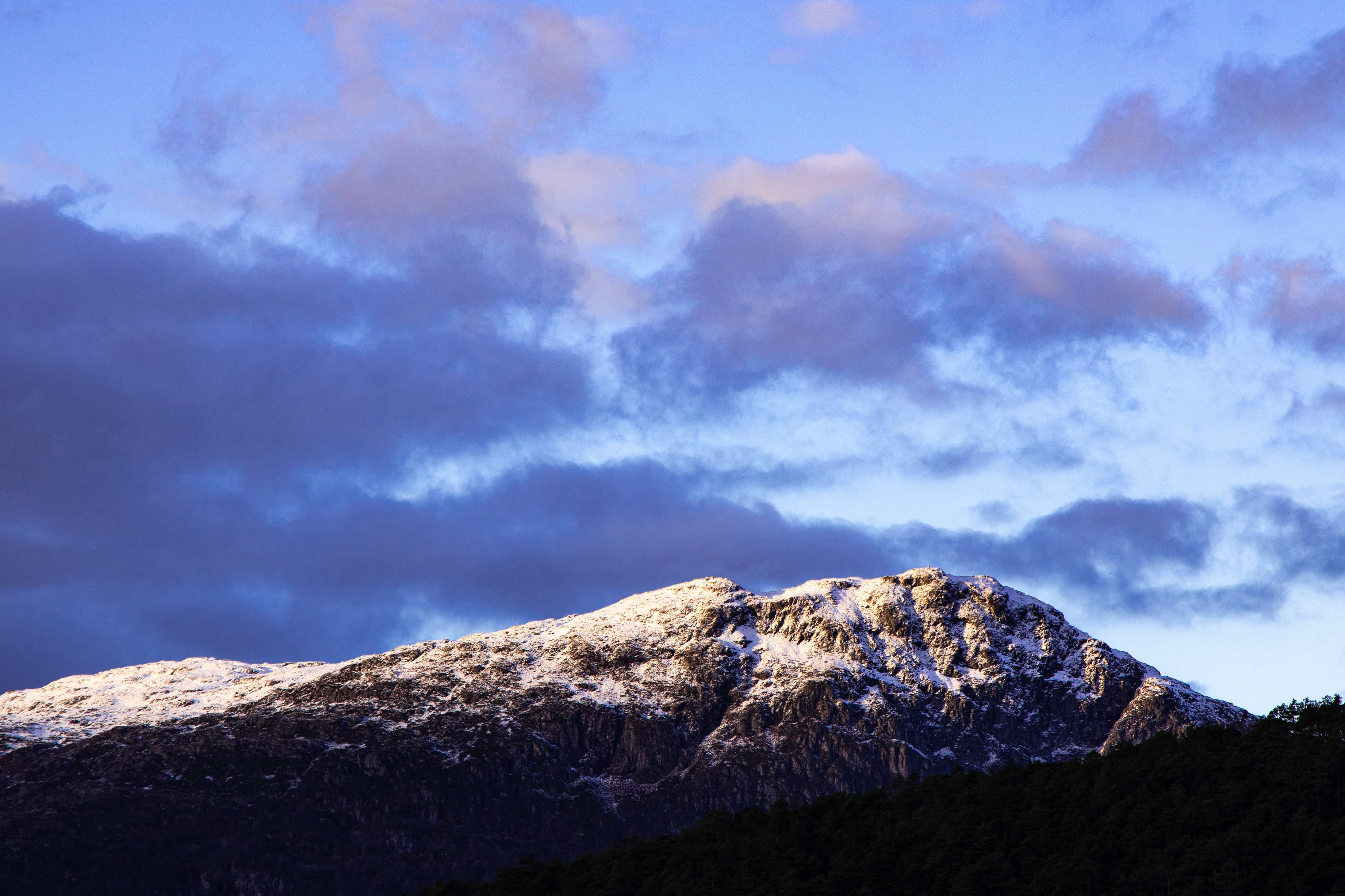 Ølve - snowcapped mountain